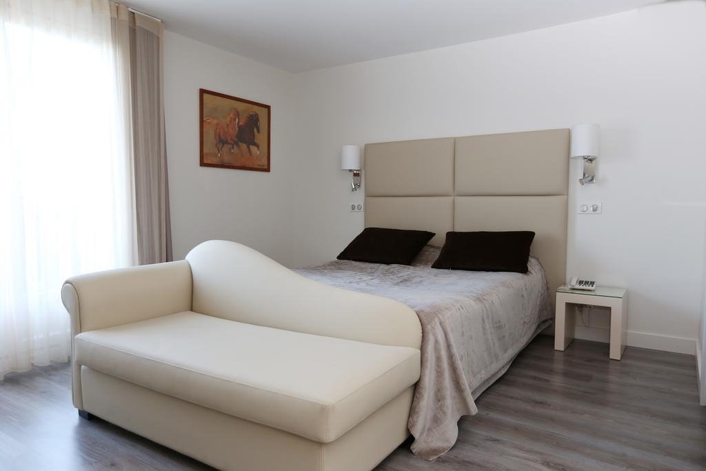Les Criquets Hotel & Spa Blanquefort  Zewnętrze zdjęcie