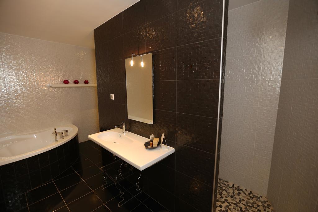 Les Criquets Hotel & Spa Blanquefort  Zewnętrze zdjęcie